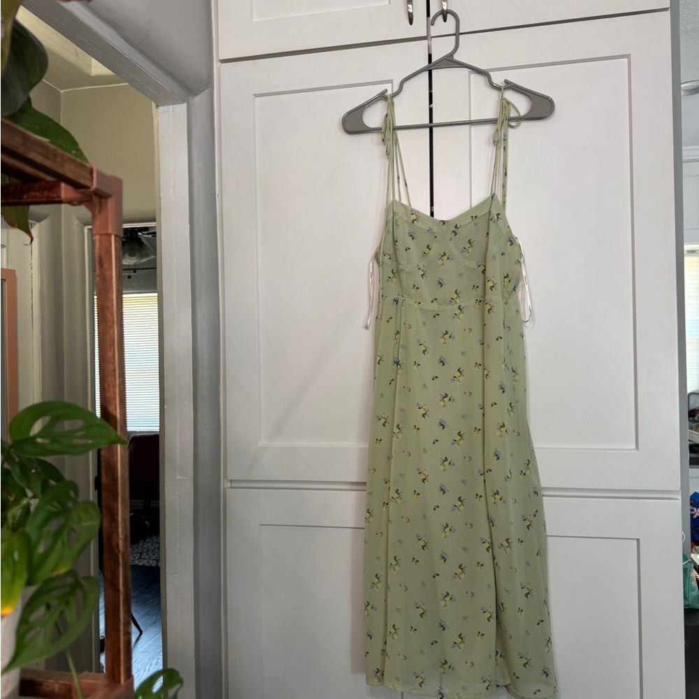 Forever 21 Light Green Floral Midi Dress